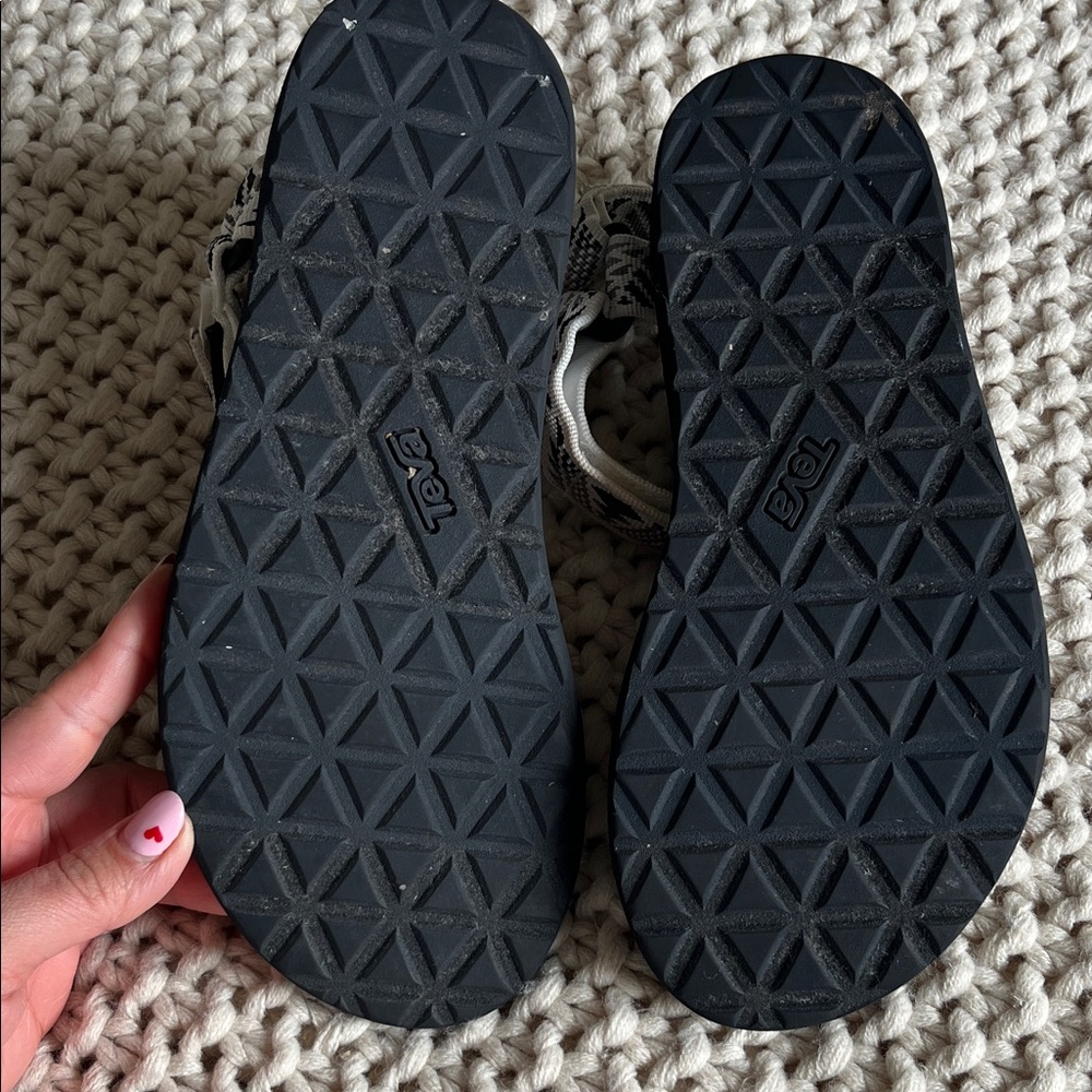 Teva Monochrome Geometric Sandals - Picture 3 of 5